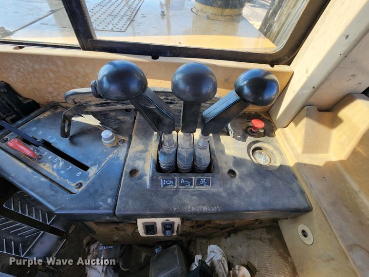 image for item KT9897 1998 Caterpillar 627F  conventional scraper