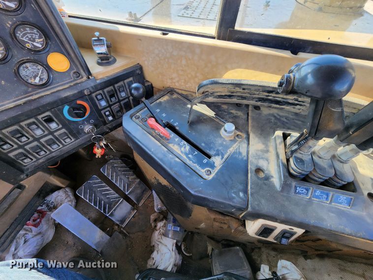 image for item KT9897 1998 Caterpillar 627F  conventional scraper