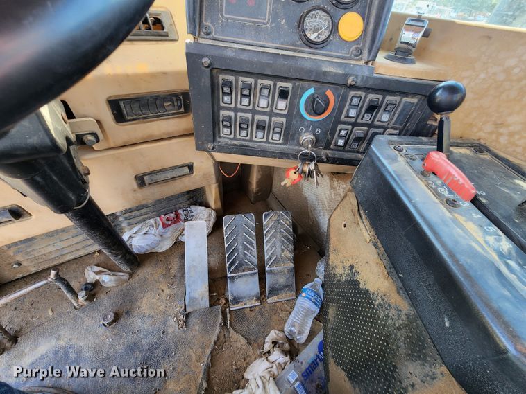 image for item KT9897 1998 Caterpillar 627F  conventional scraper