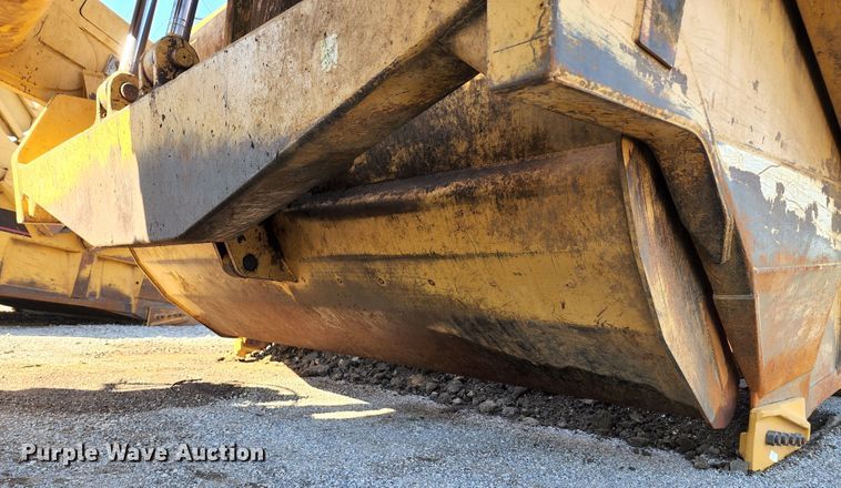 image for item KT9897 1998 Caterpillar 627F  conventional scraper