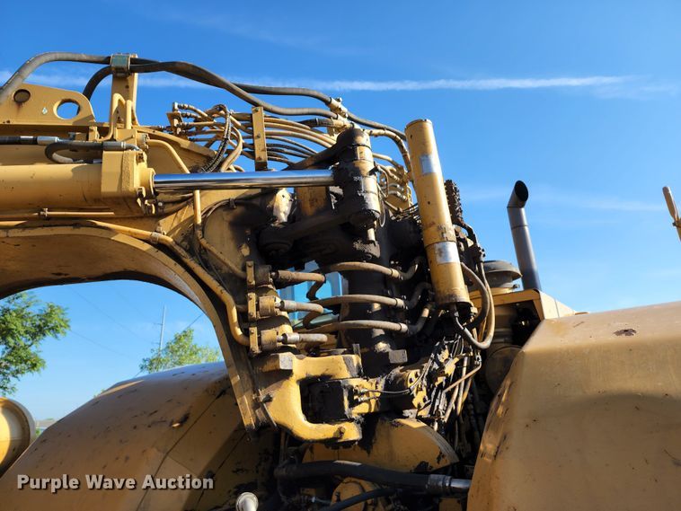 image for item KT9897 1998 Caterpillar 627F  conventional scraper