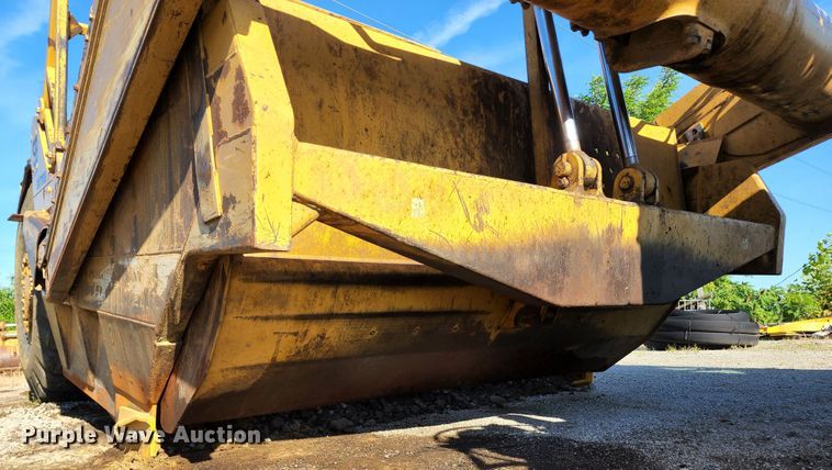image for item KT9897 1998 Caterpillar 627F  conventional scraper