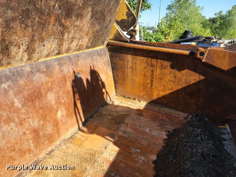 image for item KT9897 1998 Caterpillar 627F  conventional scraper