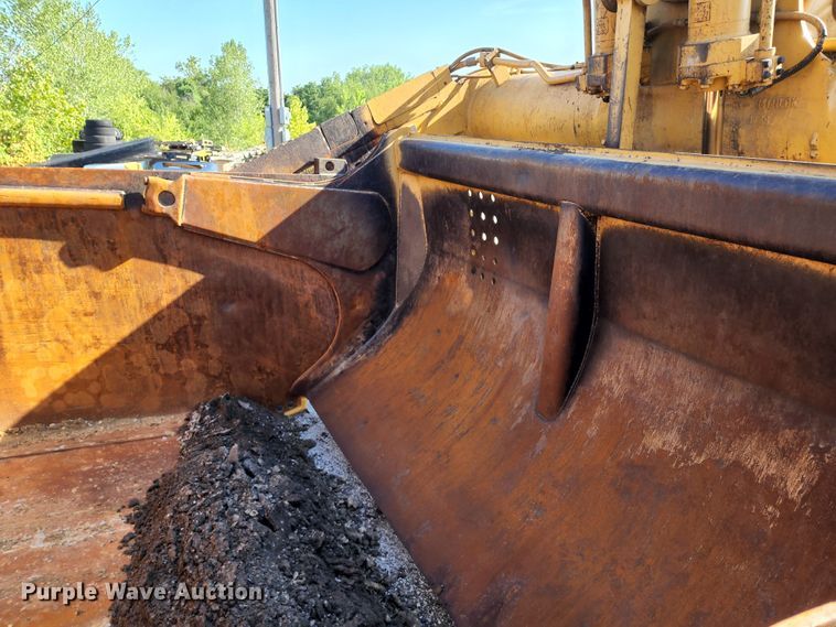 image for item KT9897 1998 Caterpillar 627F  conventional scraper