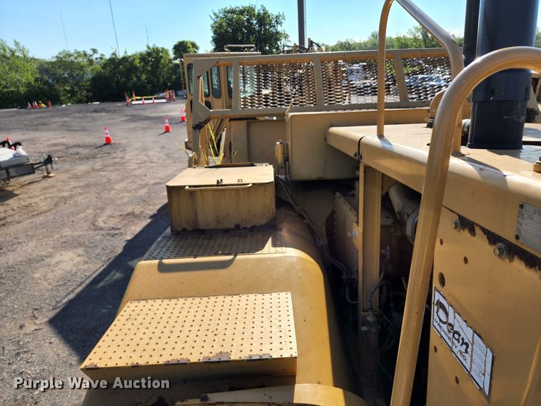 image for item KT9897 1998 Caterpillar 627F  conventional scraper