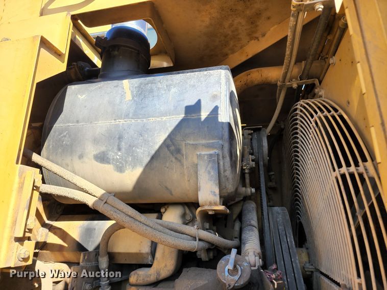 image for item KT9897 1998 Caterpillar 627F  conventional scraper