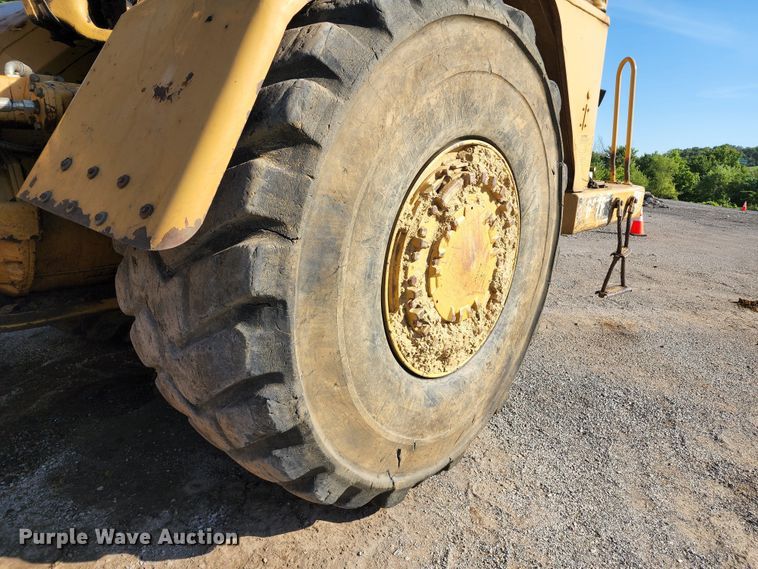 image for item KT9897 1998 Caterpillar 627F  conventional scraper