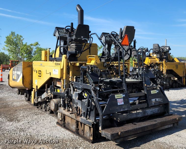 image for item KT9898 2008 Caterpillar AP655D  paver
