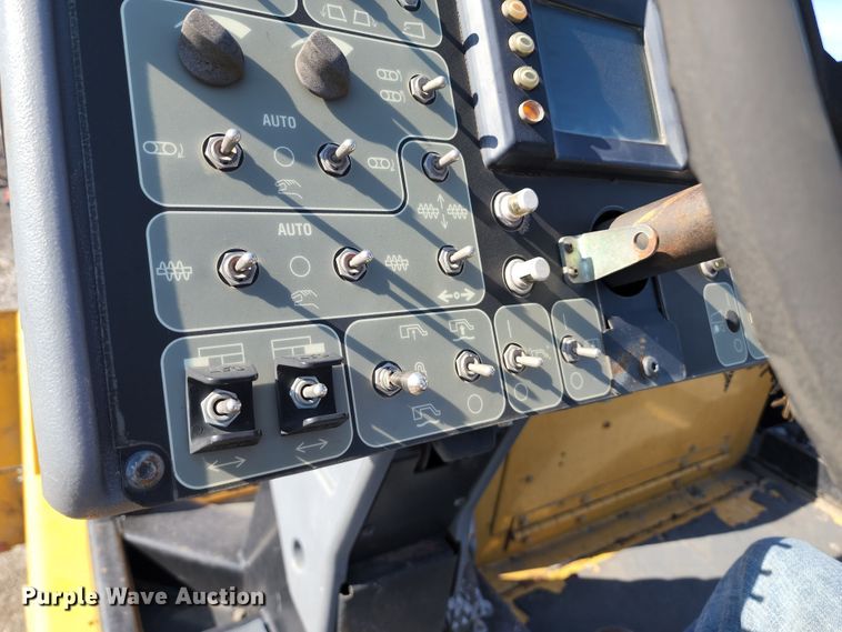 image for item KT9898 2008 Caterpillar AP655D  paver