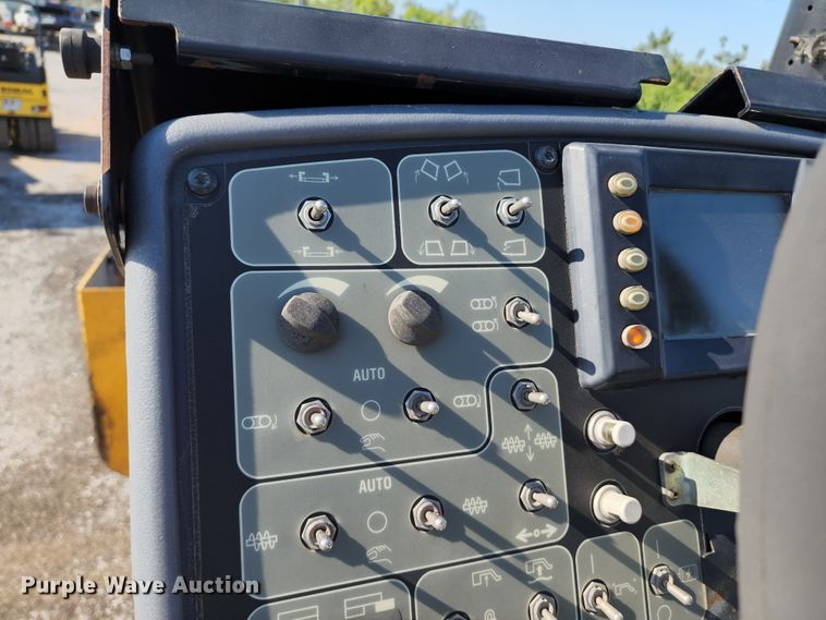 image for item KT9898 2008 Caterpillar AP655D  paver