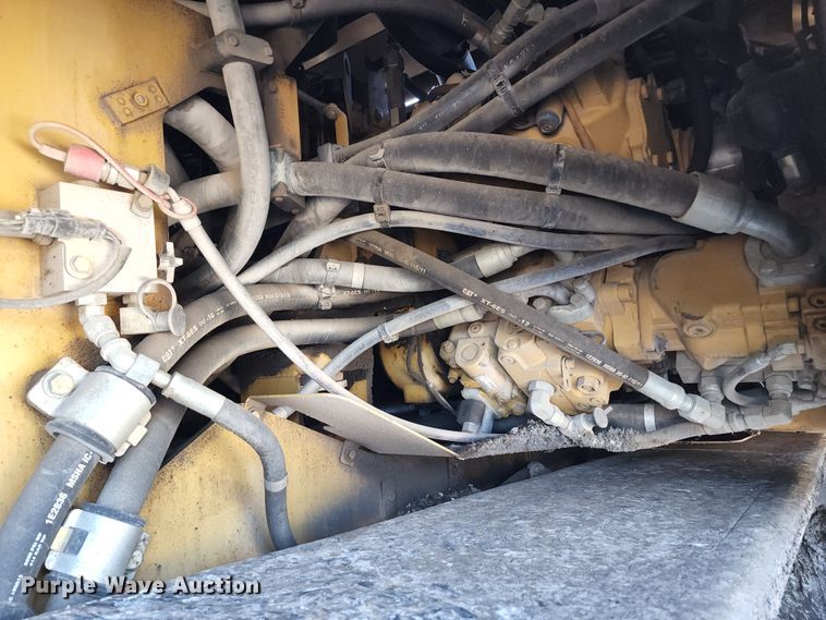 image for item KT9898 2008 Caterpillar AP655D  paver