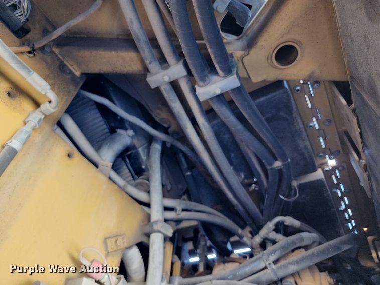 image for item KT9898 2008 Caterpillar AP655D  paver