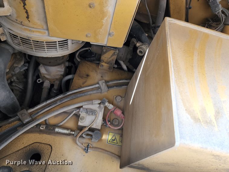 image for item KT9898 2008 Caterpillar AP655D  paver