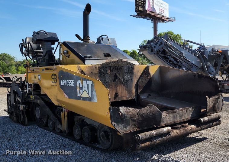image for item KT9899 2014 Caterpillar AP1055E  paver