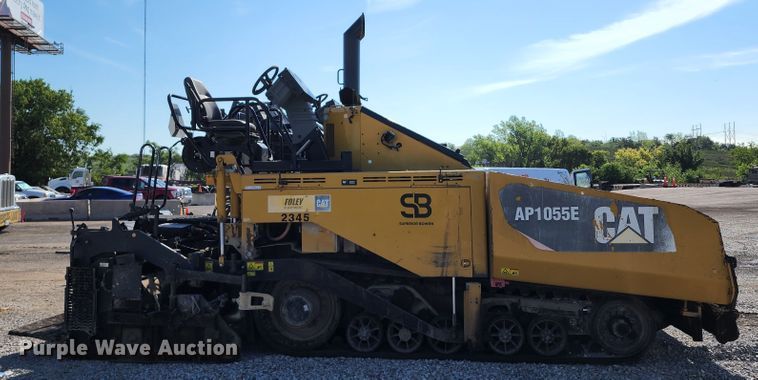 image for item KT9899 2014 Caterpillar AP1055E  paver