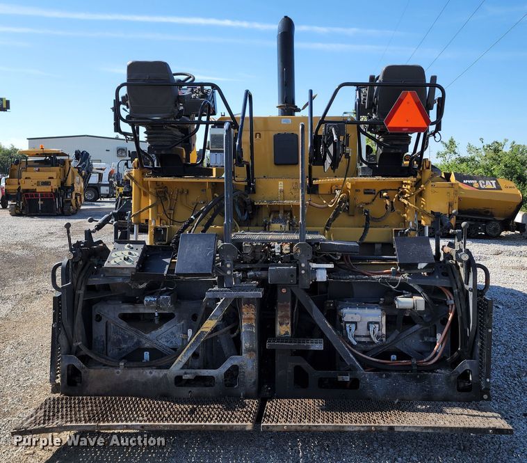 image for item KT9899 2014 Caterpillar AP1055E  paver