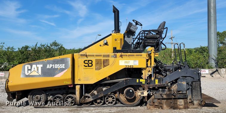 image for item KT9899 2014 Caterpillar AP1055E  paver