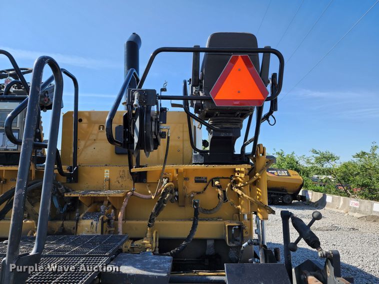 image for item KT9899 2014 Caterpillar AP1055E  paver