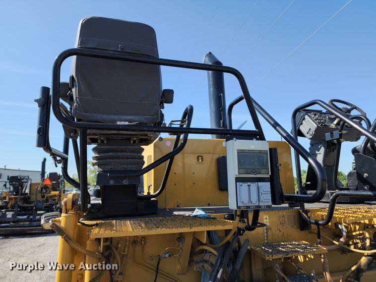 image for item KT9899 2014 Caterpillar AP1055E  paver