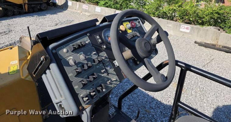 image for item KT9899 2014 Caterpillar AP1055E  paver