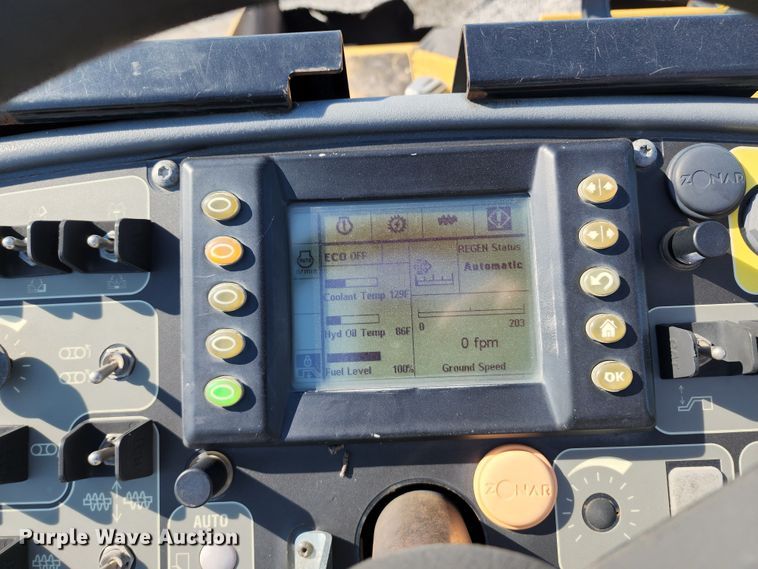 image for item KT9899 2014 Caterpillar AP1055E  paver