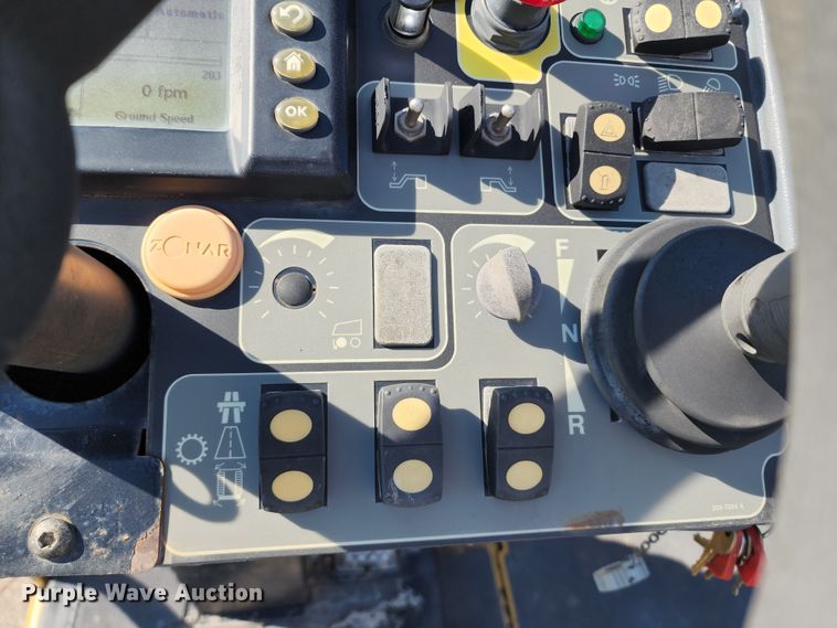 image for item KT9899 2014 Caterpillar AP1055E  paver