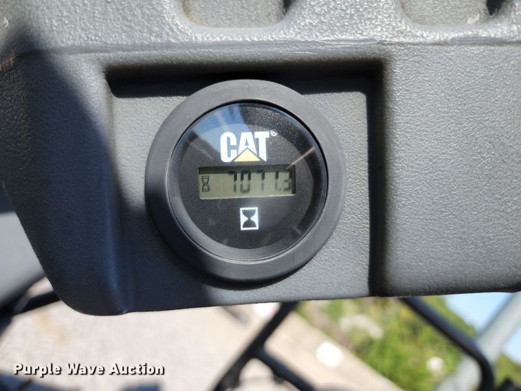 image for item KT9899 2014 Caterpillar AP1055E  paver