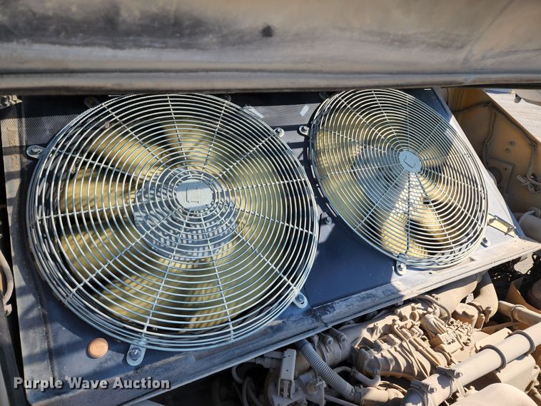 image for item KT9899 2014 Caterpillar AP1055E  paver