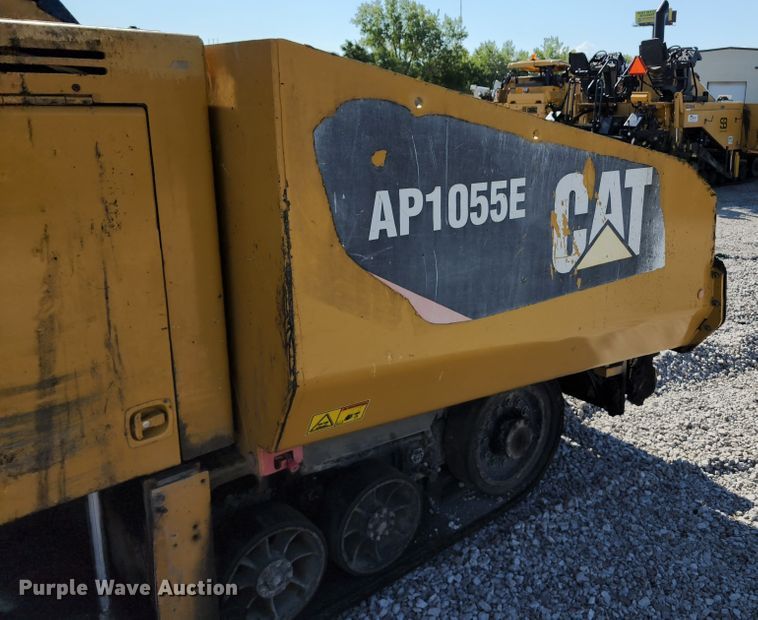 image for item KT9899 2014 Caterpillar AP1055E  paver