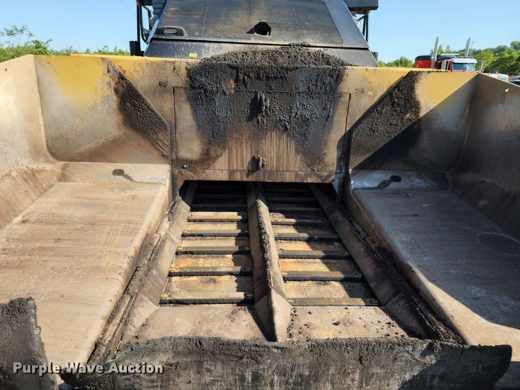 image for item KT9899 2014 Caterpillar AP1055E  paver
