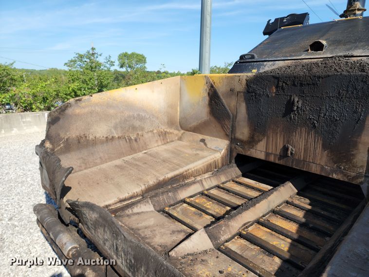 image for item KT9899 2014 Caterpillar AP1055E  paver