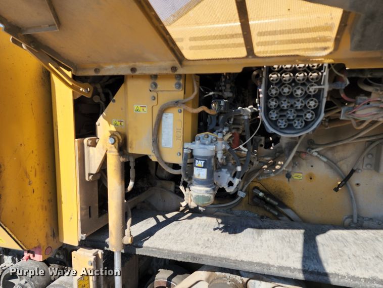 image for item KT9899 2014 Caterpillar AP1055E  paver