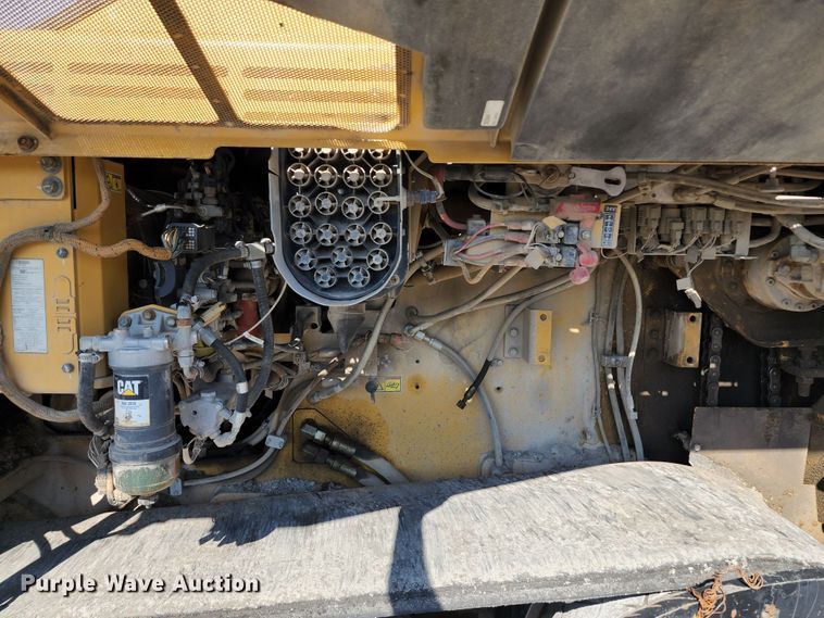 image for item KT9899 2014 Caterpillar AP1055E  paver