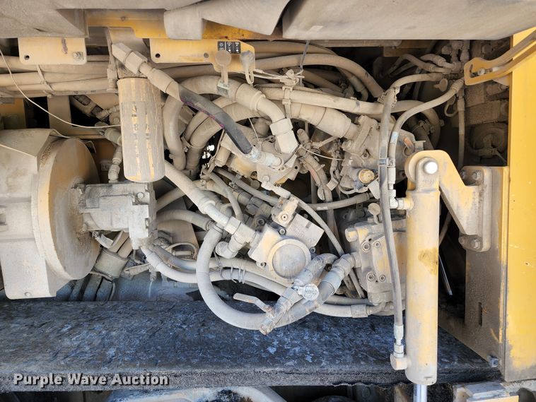 image for item KT9899 2014 Caterpillar AP1055E  paver