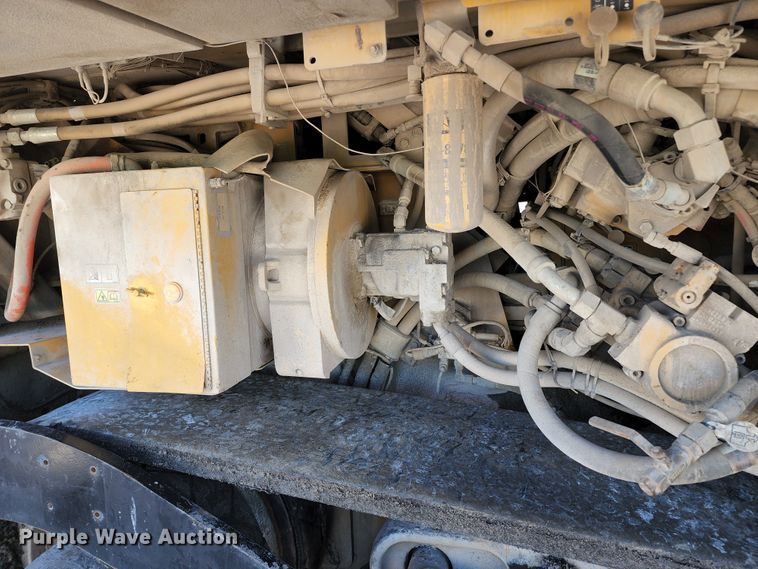 image for item KT9899 2014 Caterpillar AP1055E  paver