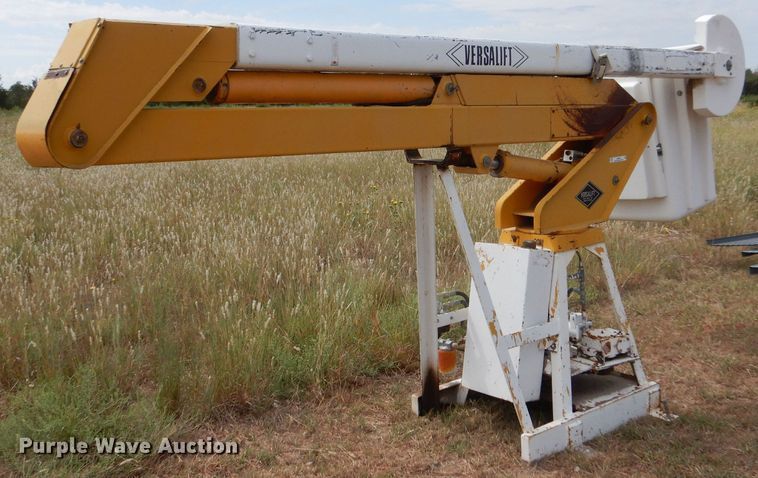 image for item LB9920 1985 Versalift SHV-28-BI  boom