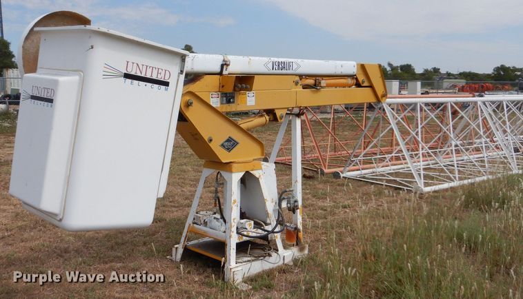 image for item LB9920 1985 Versalift SHV-28-BI  boom