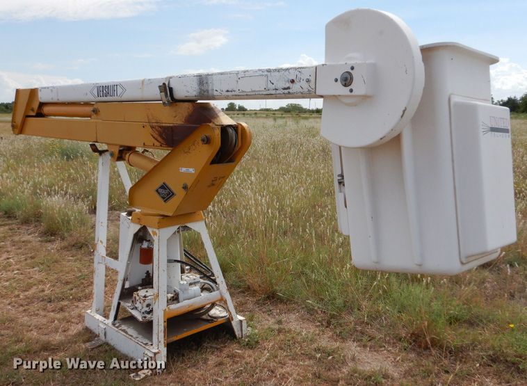 image for item LB9920 1985 Versalift SHV-28-BI  boom