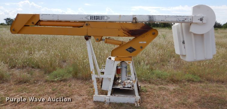 image for item LB9920 1985 Versalift SHV-28-BI  boom