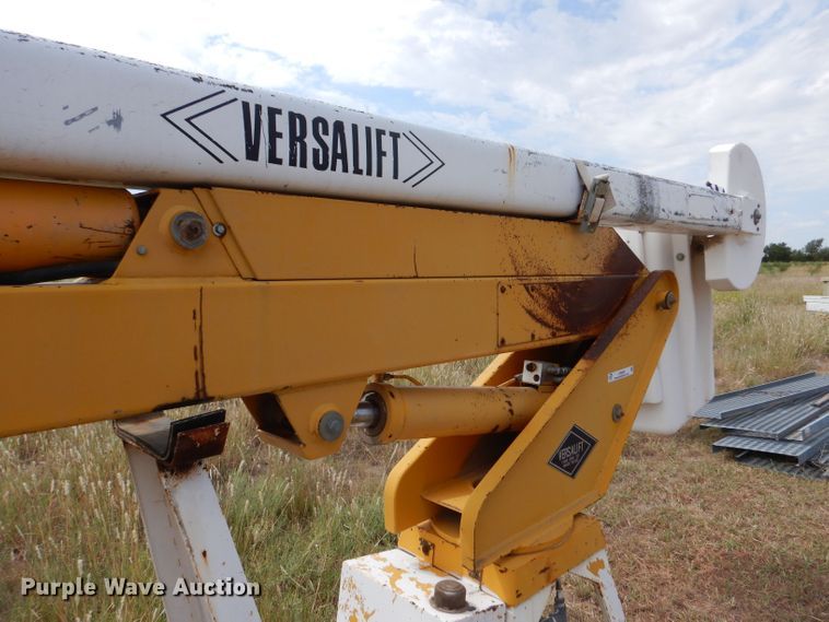 image for item LB9920 1985 Versalift SHV-28-BI  boom