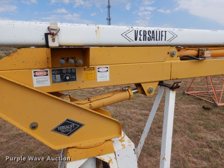 image for item LB9920 1985 Versalift SHV-28-BI  boom