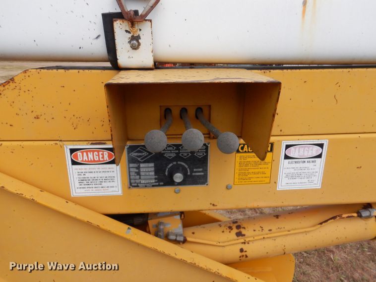 image for item LB9920 1985 Versalift SHV-28-BI  boom