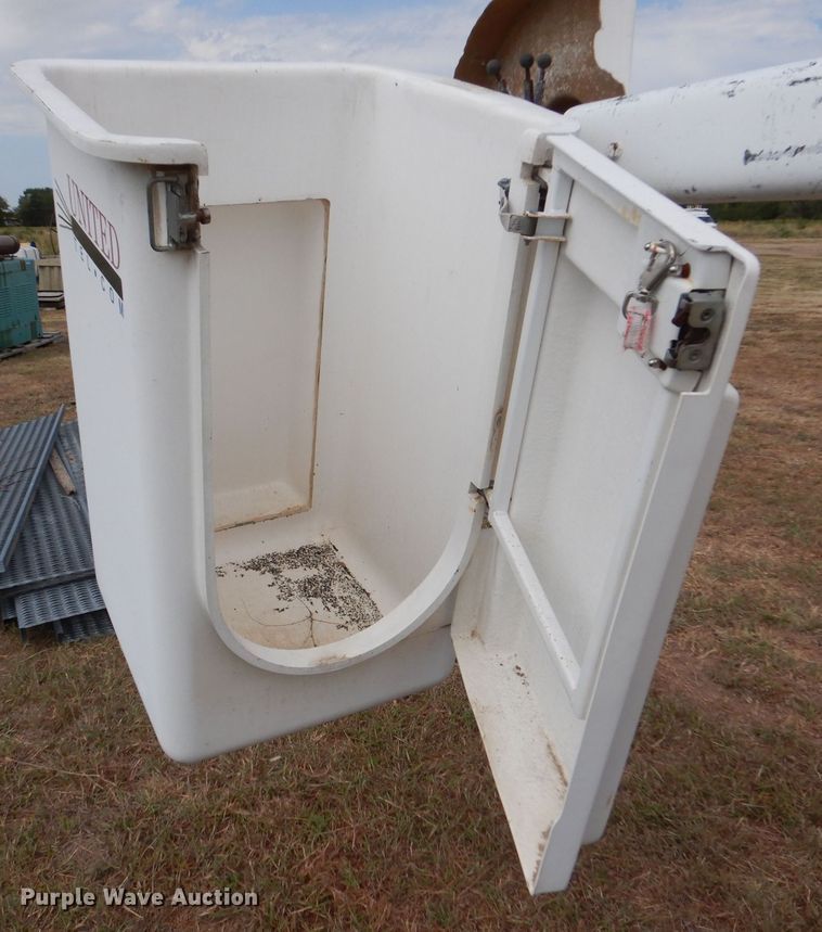 image for item LB9920 1985 Versalift SHV-28-BI  boom