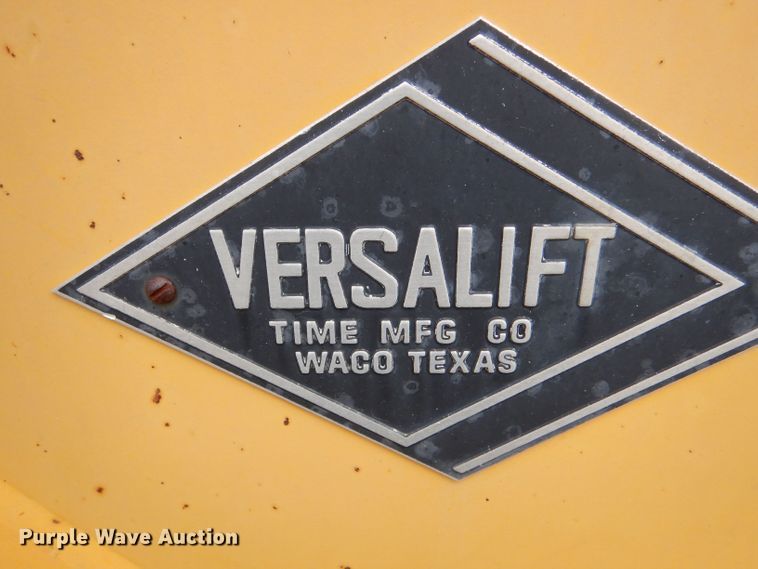 image for item LB9920 1985 Versalift SHV-28-BI  boom