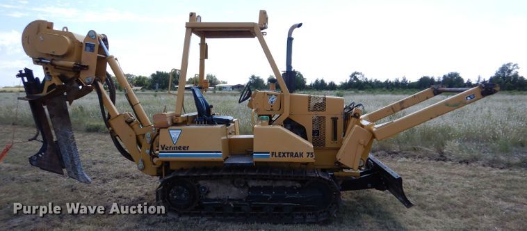 image for item LB9932 2002 Vermeer Flex Track 75  vibratory cable plow