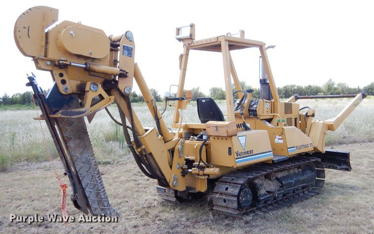 image for item LB9932 2002 Vermeer Flex Track 75  vibratory cable plow
