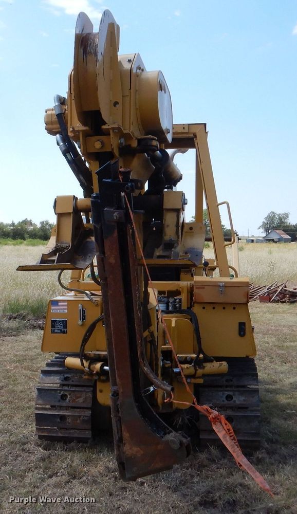 image for item LB9932 2002 Vermeer Flex Track 75  vibratory cable plow