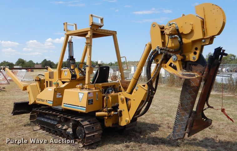 image for item LB9932 2002 Vermeer Flex Track 75  vibratory cable plow