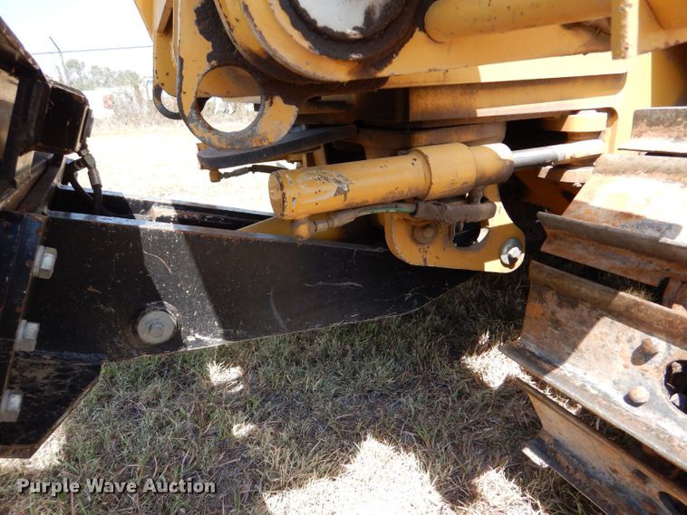 image for item LB9932 2002 Vermeer Flex Track 75  vibratory cable plow