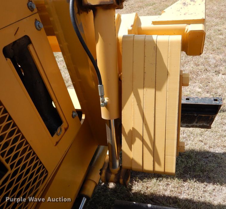 image for item LB9932 2002 Vermeer Flex Track 75  vibratory cable plow